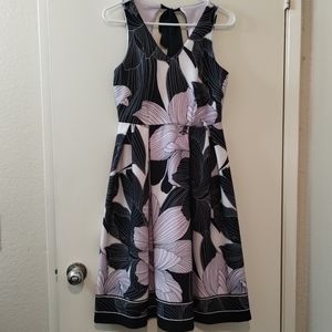 Roz & Ali Black & White Floral Dress Size 2